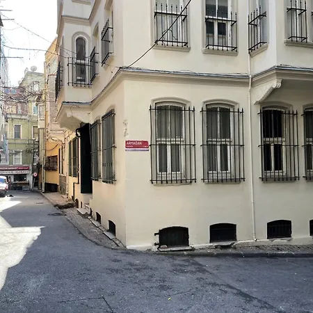 Daire Ozcans Pera Flats 4